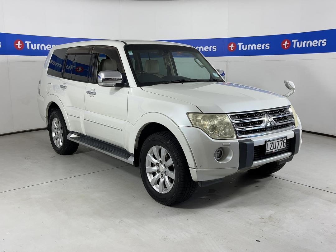 Photo '1' of Mitsubishi Pajero