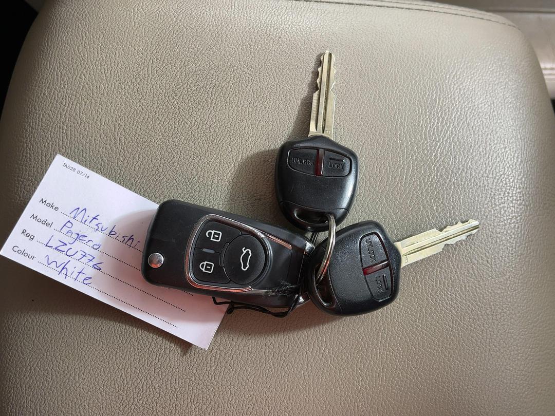 Photo '22' of Mitsubishi Pajero
