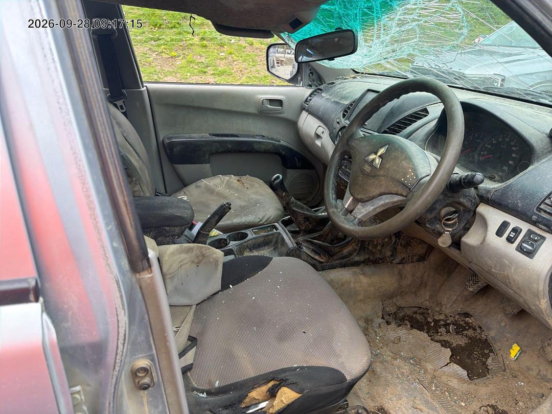 Photo '10' of Mitsubishi Triton D/CAB GL Photo '10' of Mitsubishi Triton D/CAB GL