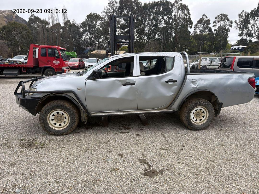 Photo '4' of Mitsubishi Triton D/CAB GL Photo '4' of Mitsubishi Triton D/CAB GL