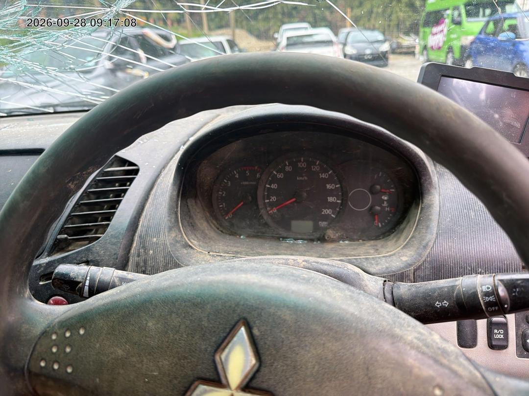 Photo '8' of Mitsubishi Triton D/CAB GL Photo '8' of Mitsubishi Triton D/CAB GL