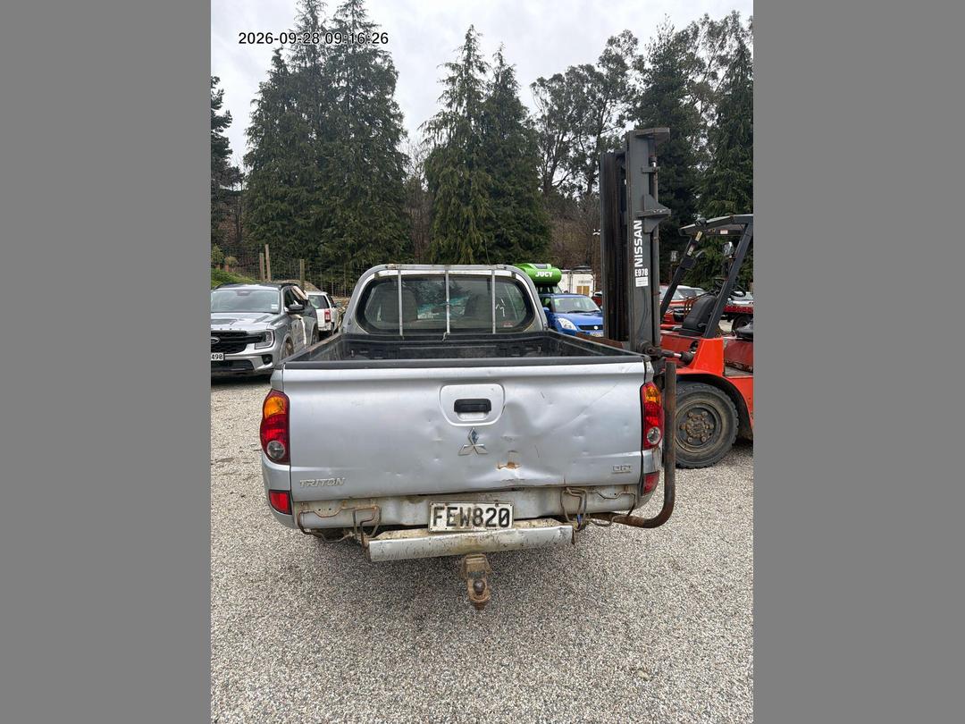 Photo '5' of Mitsubishi Triton D/CAB GL Photo '5' of Mitsubishi Triton D/CAB GL