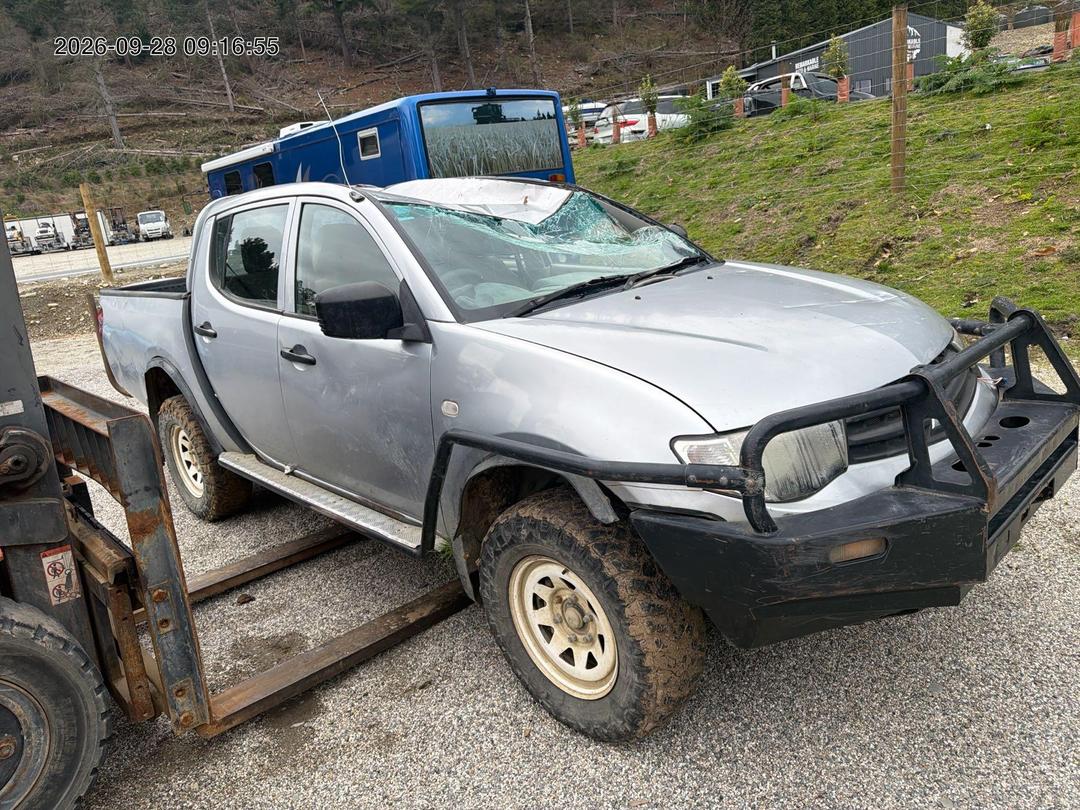 Photo '7' of Mitsubishi Triton D/CAB GL Photo '7' of Mitsubishi Triton D/CAB GL