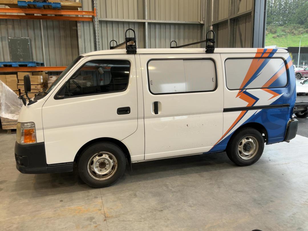 Photo '4' of Nissan Caravan