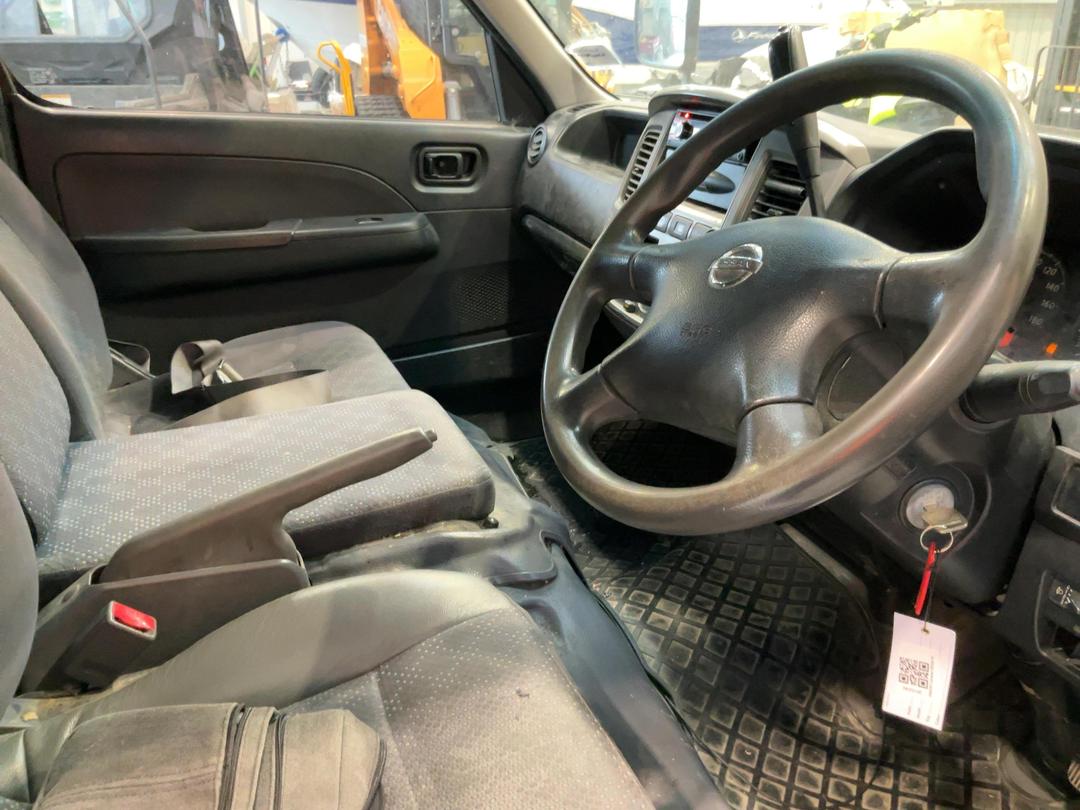 Photo '18' of Nissan Caravan