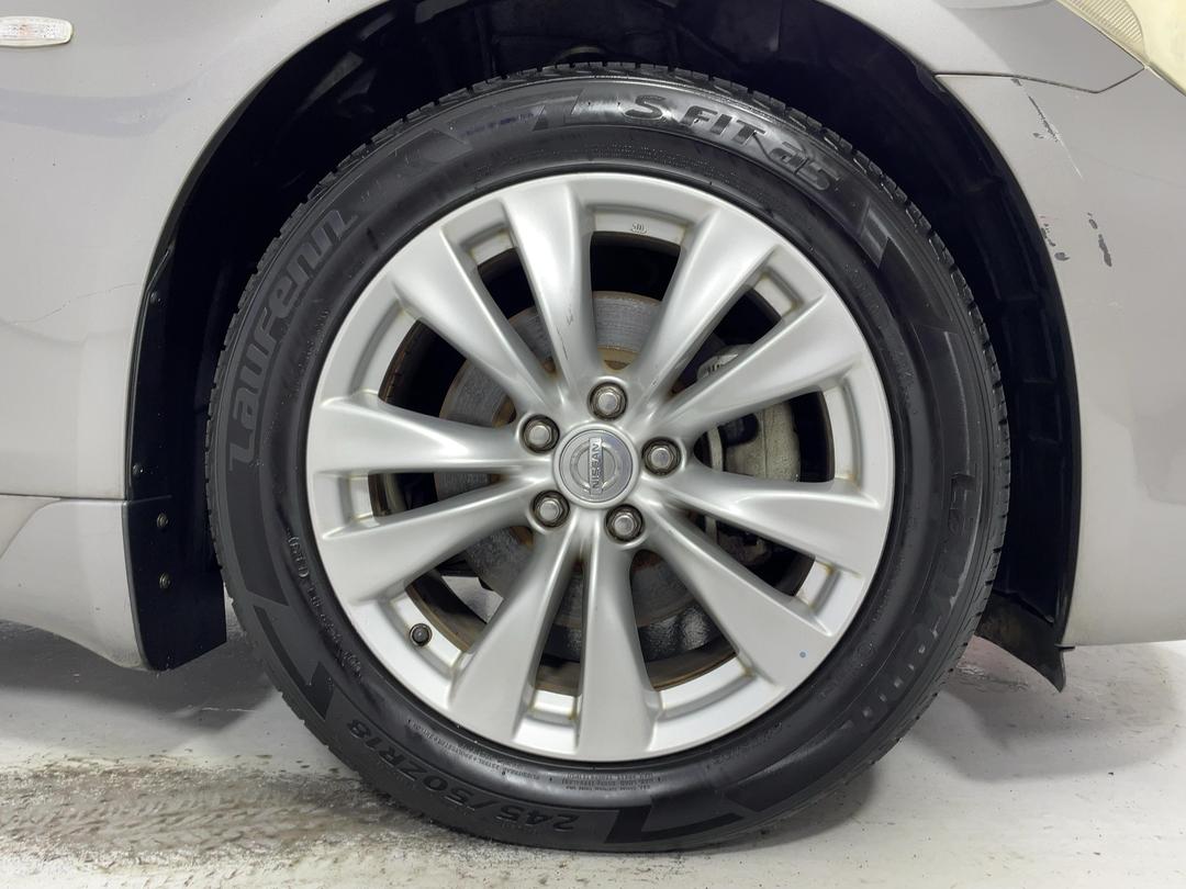 Photo '9' of Nissan Fuga