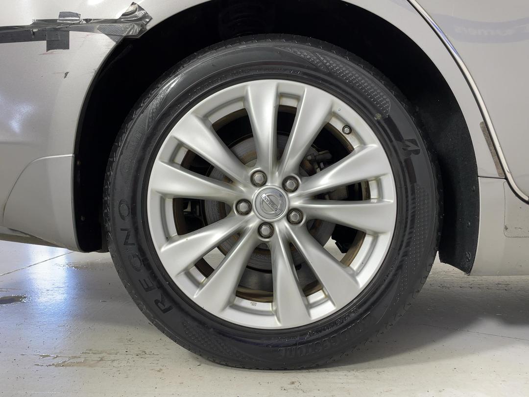 Photo '12' of Nissan Fuga