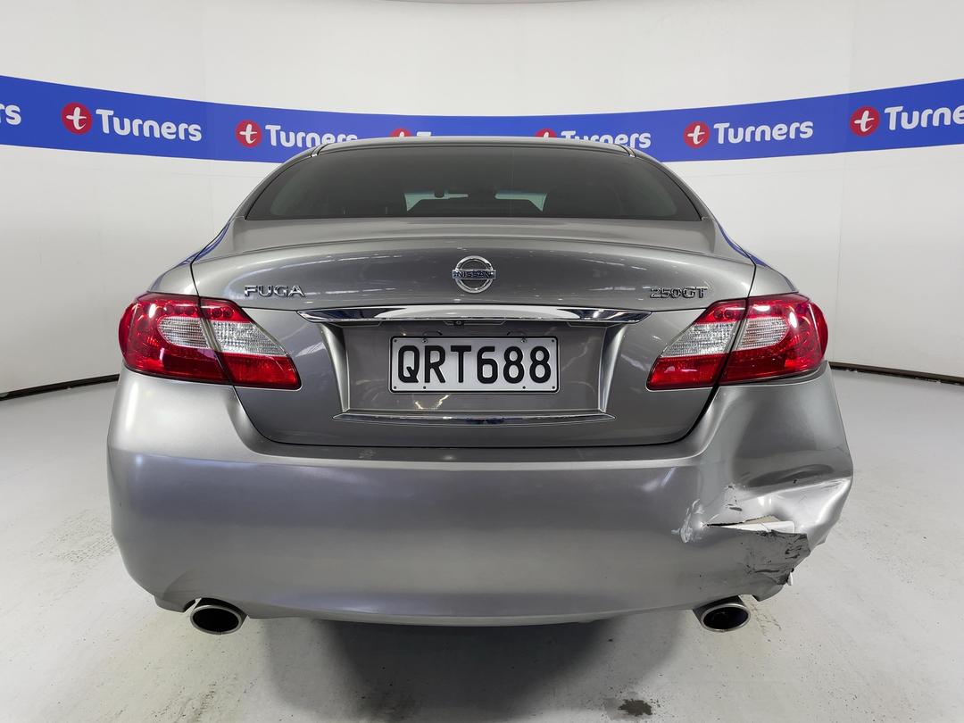 Photo '6' of Nissan Fuga