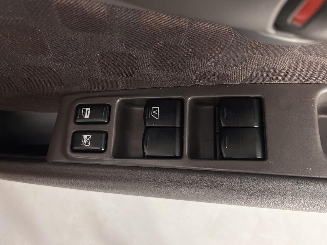 Photo '24' of Nissan March