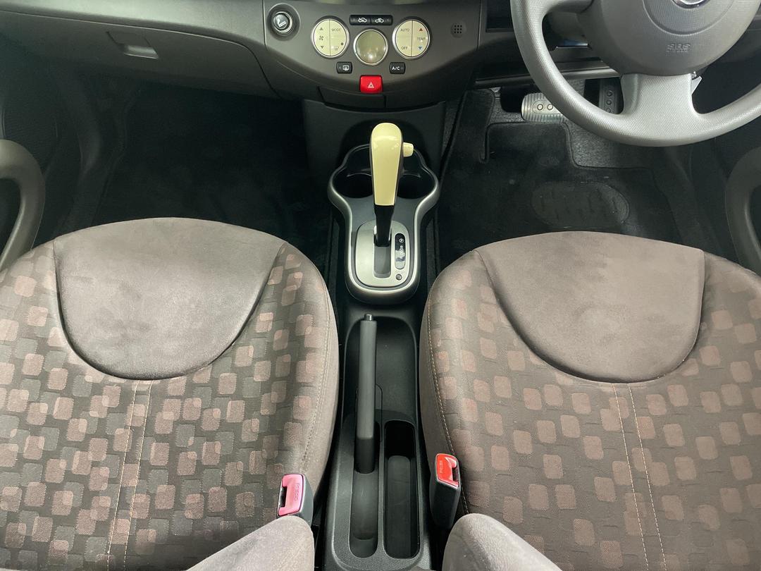 Photo '18' of Nissan March