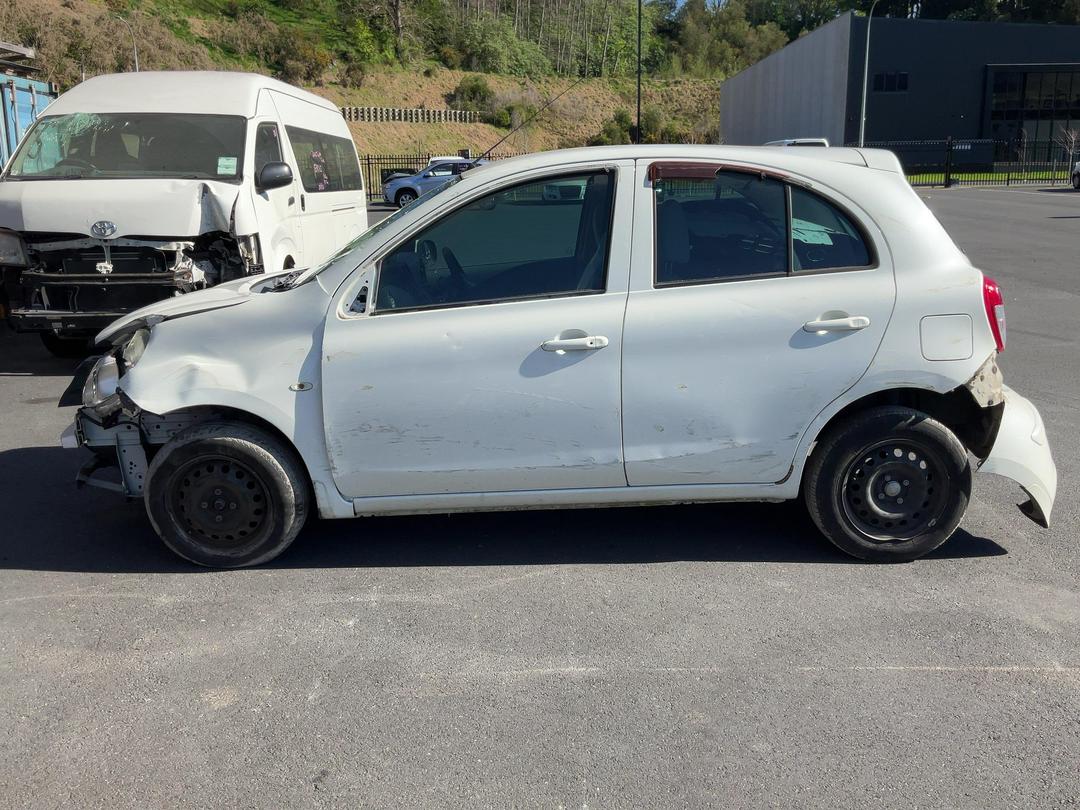 Photo '5' of Nissan March