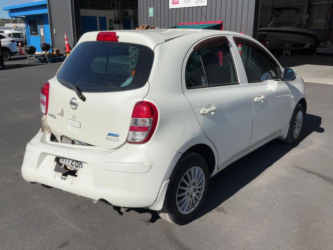 Photo '8' of Nissan March