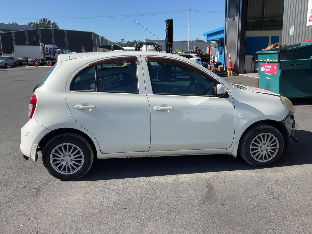 Photo '9' of Nissan March