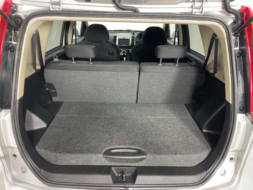 Photo '14' of Nissan Note