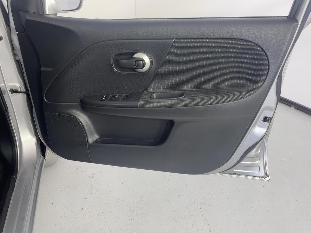 Photo '15' of Nissan Note