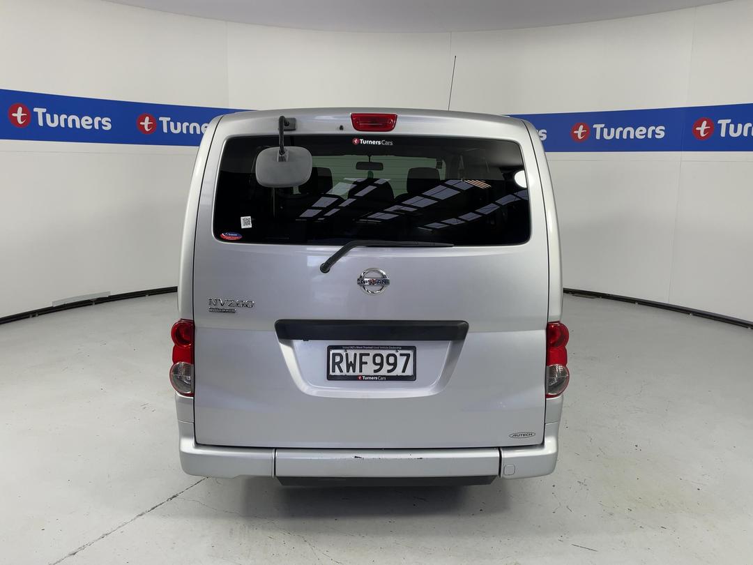 Photo '6' of Nissan NV200