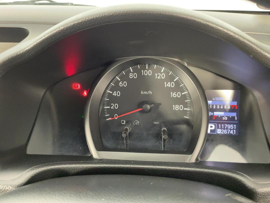 Photo '21' of Nissan NV200