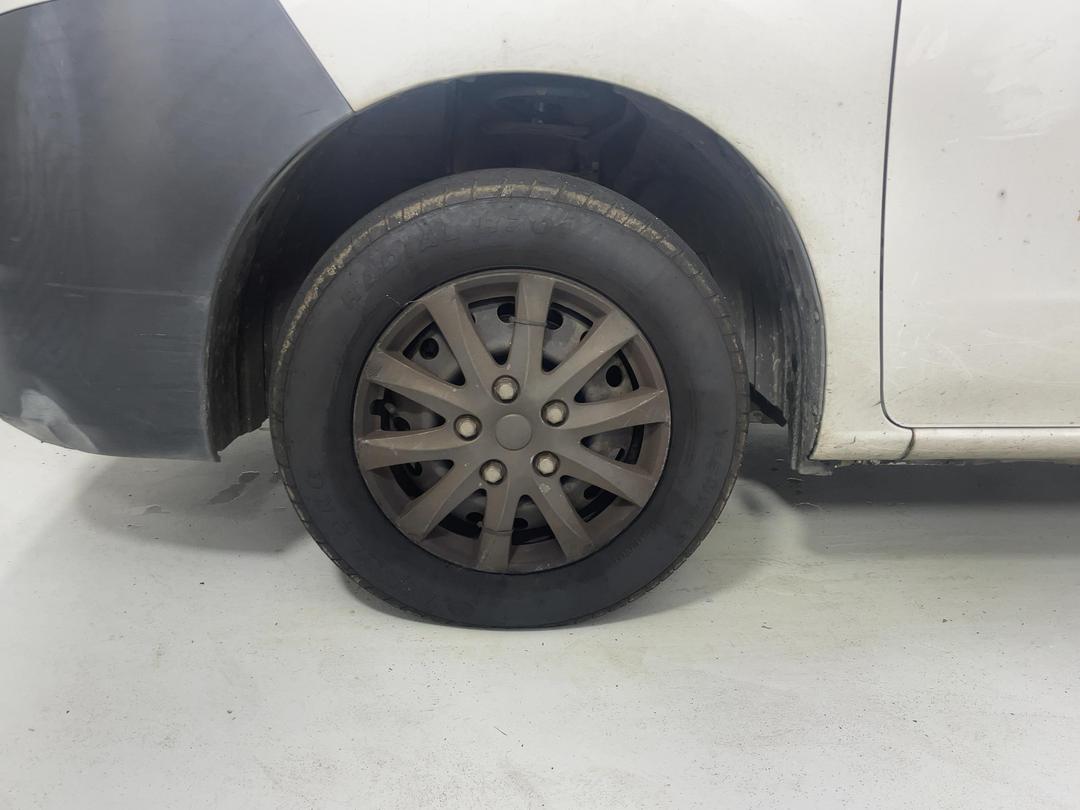 Photo '10' of Nissan NV200