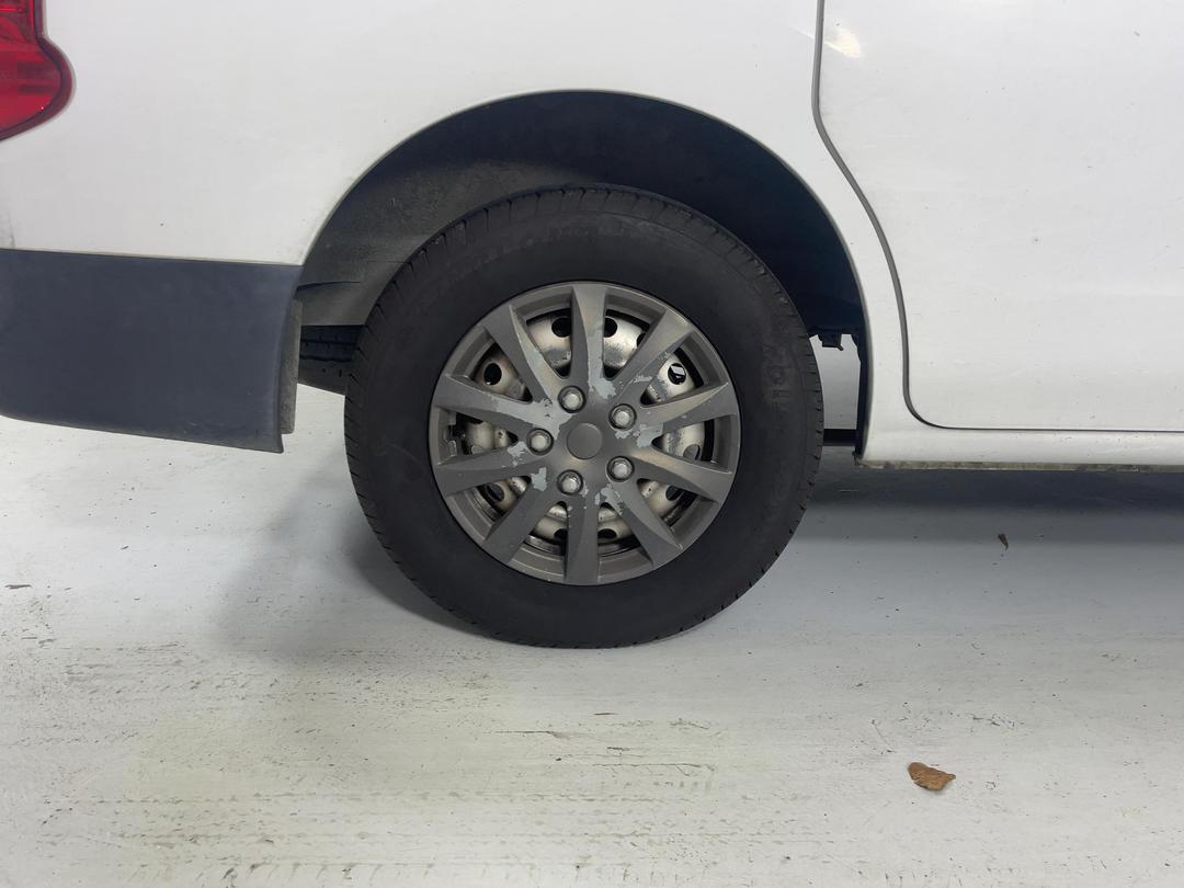 Photo '12' of Nissan NV200