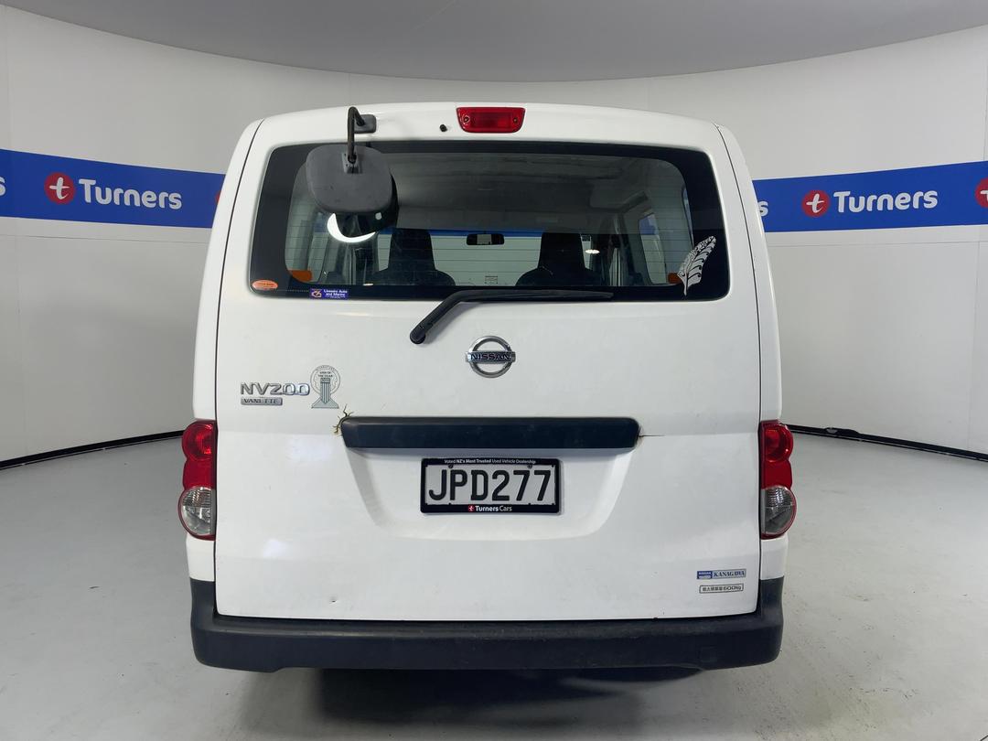 Photo '6' of Nissan NV200
