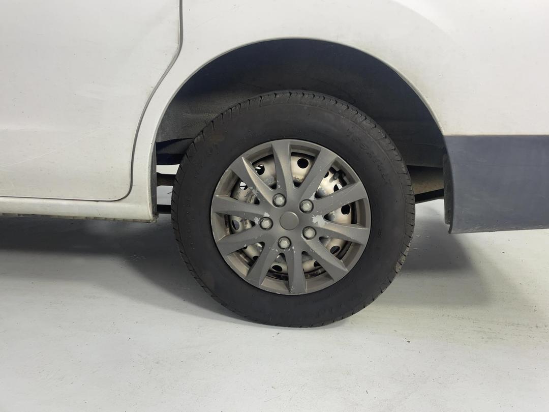 Photo '11' of Nissan NV200