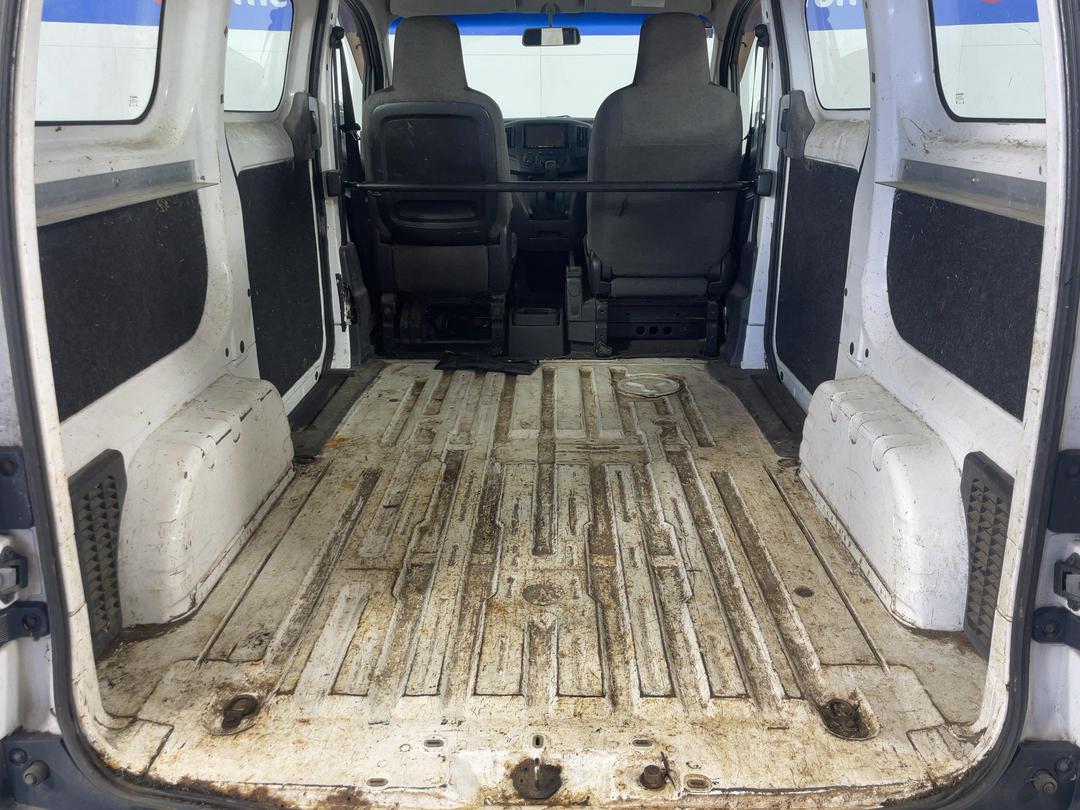 Photo '14' of Nissan NV200