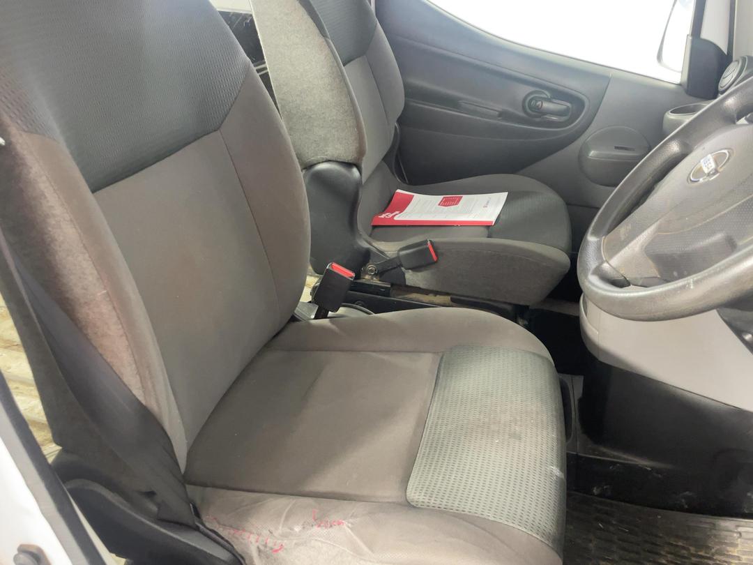 Photo '16' of Nissan NV200