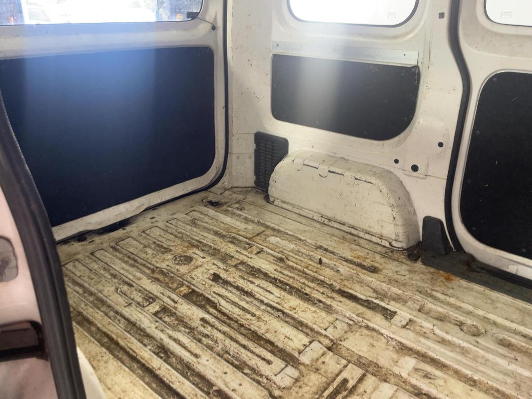 Photo '20' of Nissan NV200