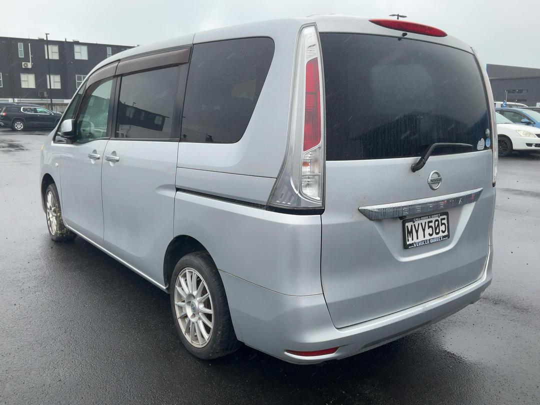 Photo '6' of Nissan Serena Photo '6' of Nissan Serena