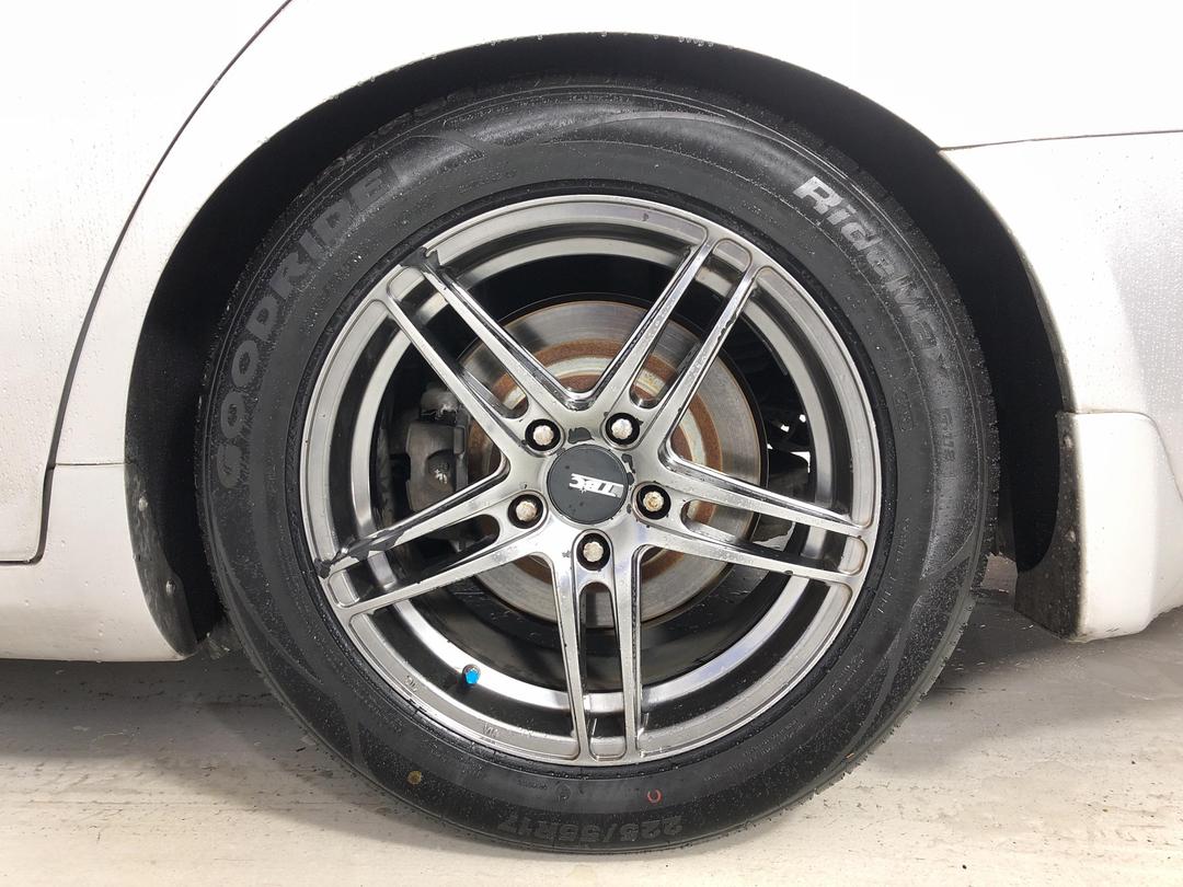 Photo '11' of Nissan Skyline