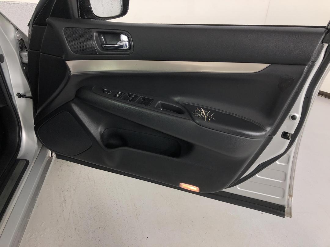 Photo '15' of Nissan Skyline