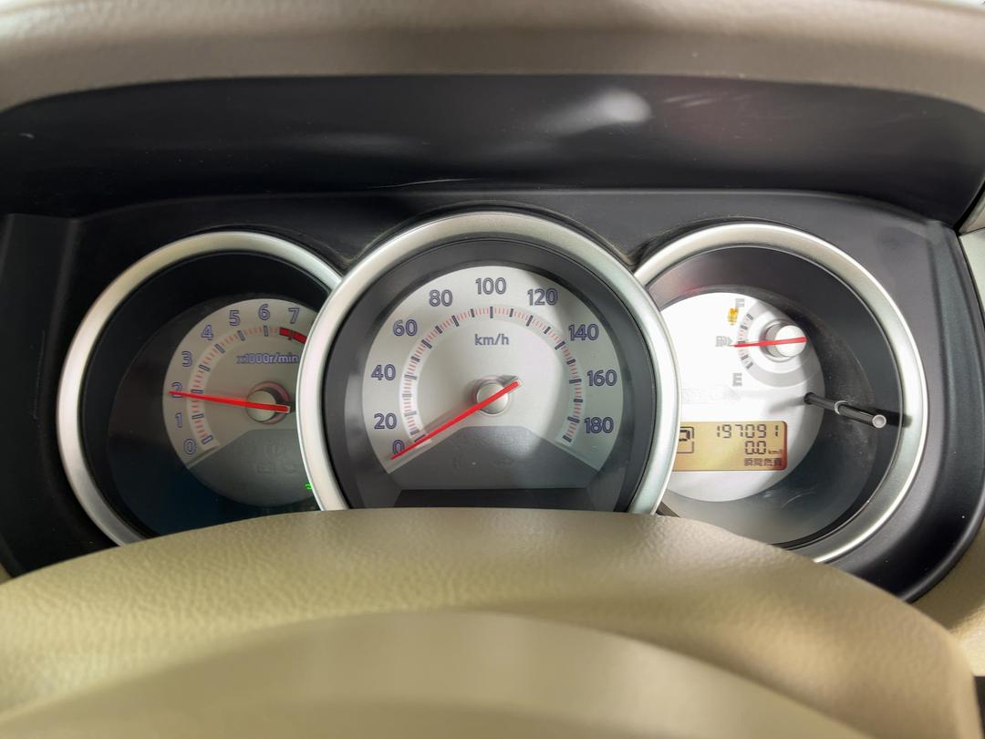 Photo '19' of Nissan Tiida