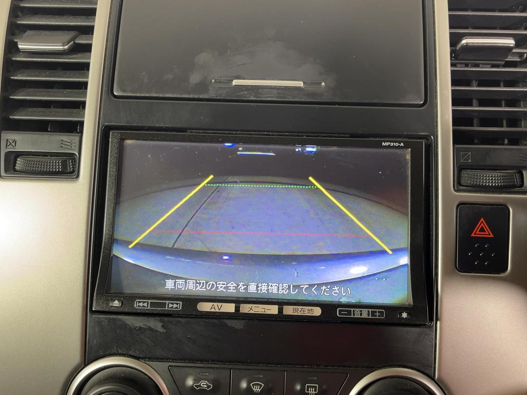 Photo '23' of Nissan Tiida