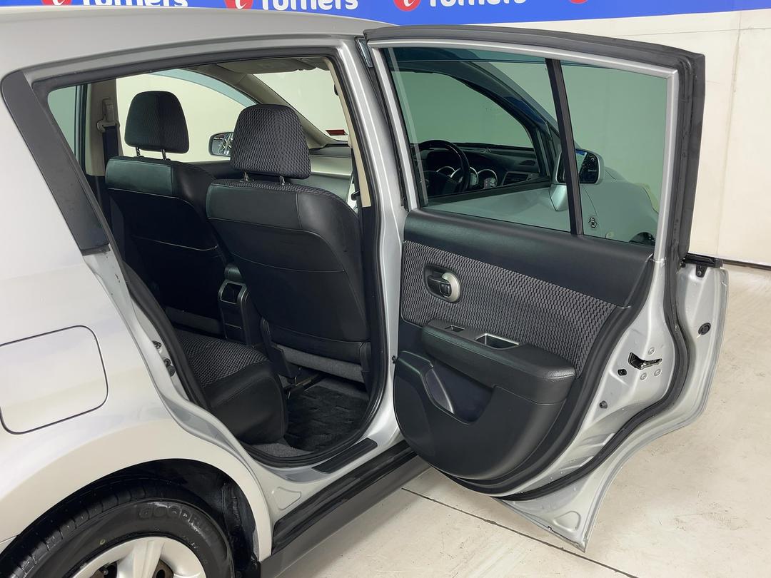 Photo '19' of Nissan Tiida