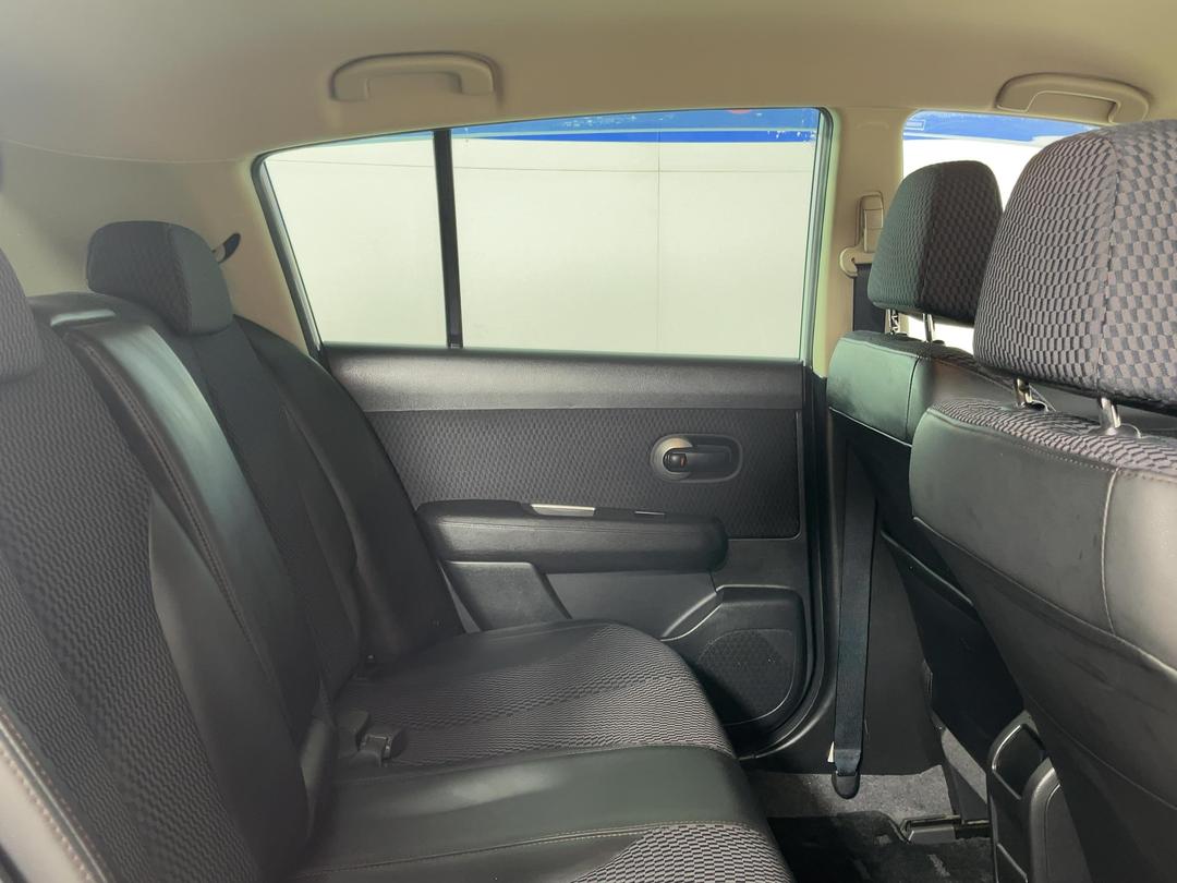 Photo '20' of Nissan Tiida