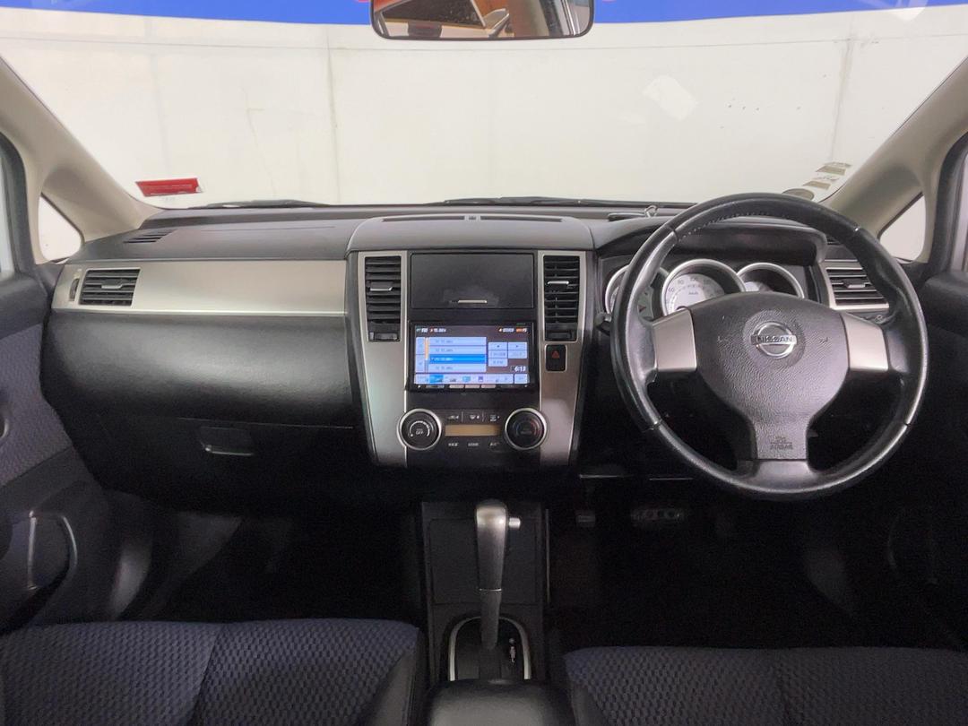 Photo '17' of Nissan Tiida