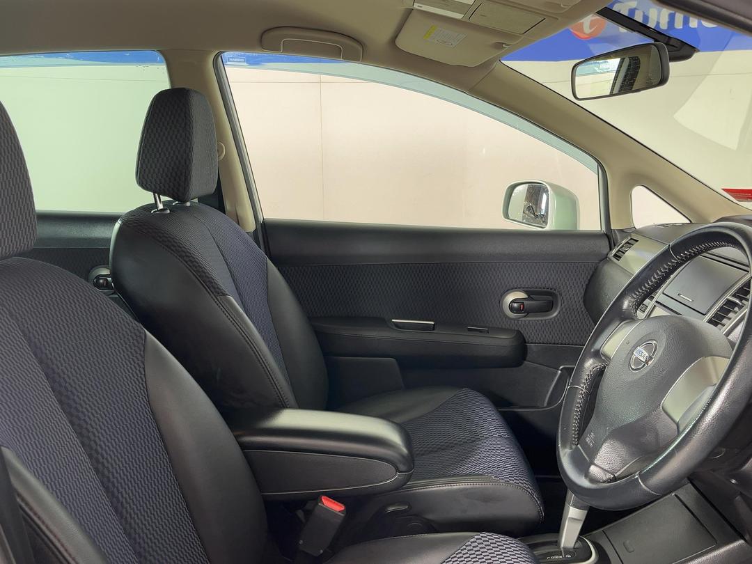Photo '16' of Nissan Tiida