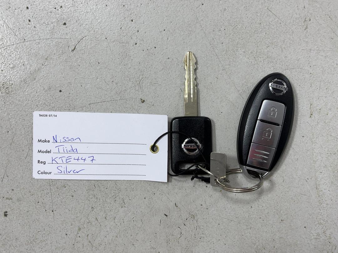 Photo '22' of Nissan Tiida