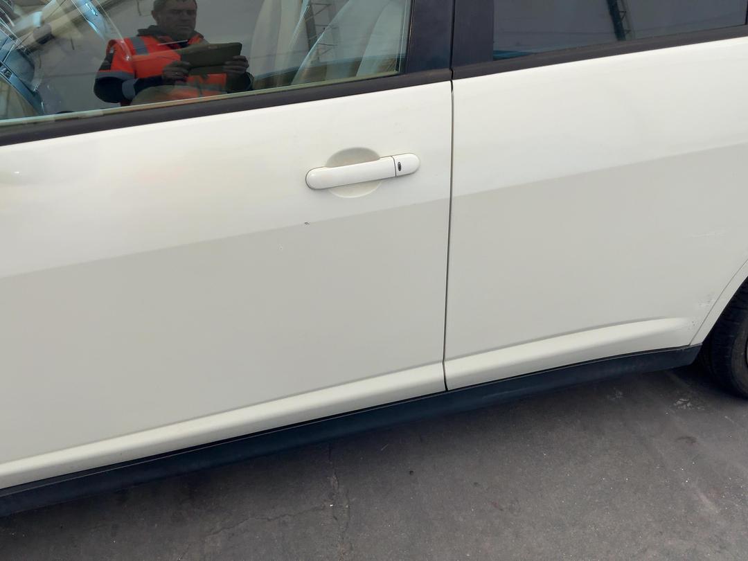 Photo '9' of Nissan Tiida ST Photo '9' of Nissan Tiida ST