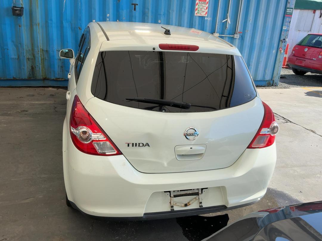 Photo '13' of Nissan Tiida ST Photo '13' of Nissan Tiida ST