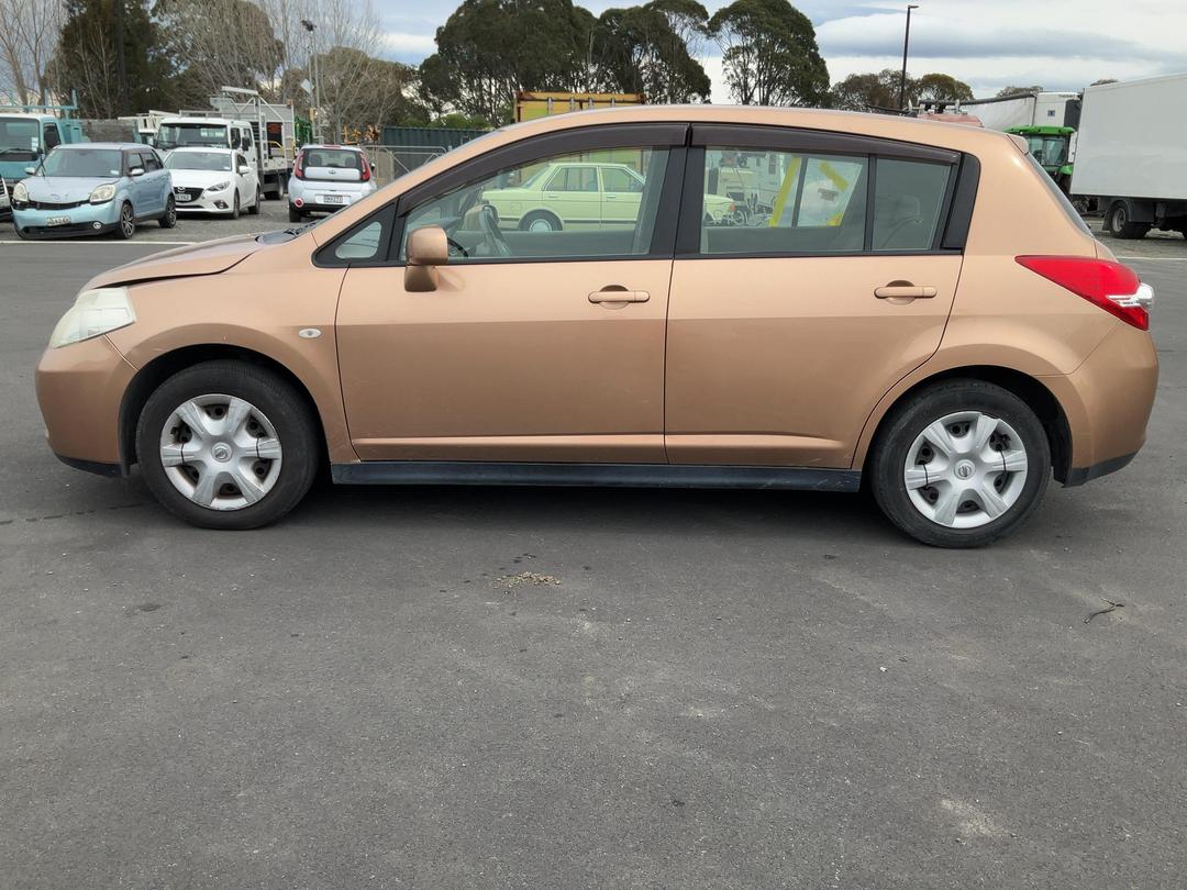 Photo '5' of Nissan Tiida Photo '5' of Nissan Tiida