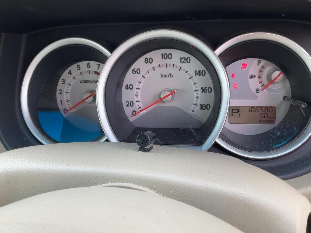 Photo '11' of Nissan Tiida Photo '11' of Nissan Tiida