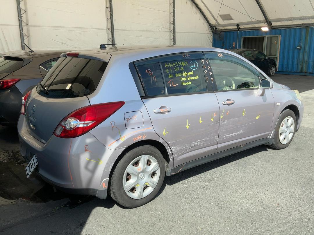 Photo '17' of Nissan Tiida ST Photo '17' of Nissan Tiida ST