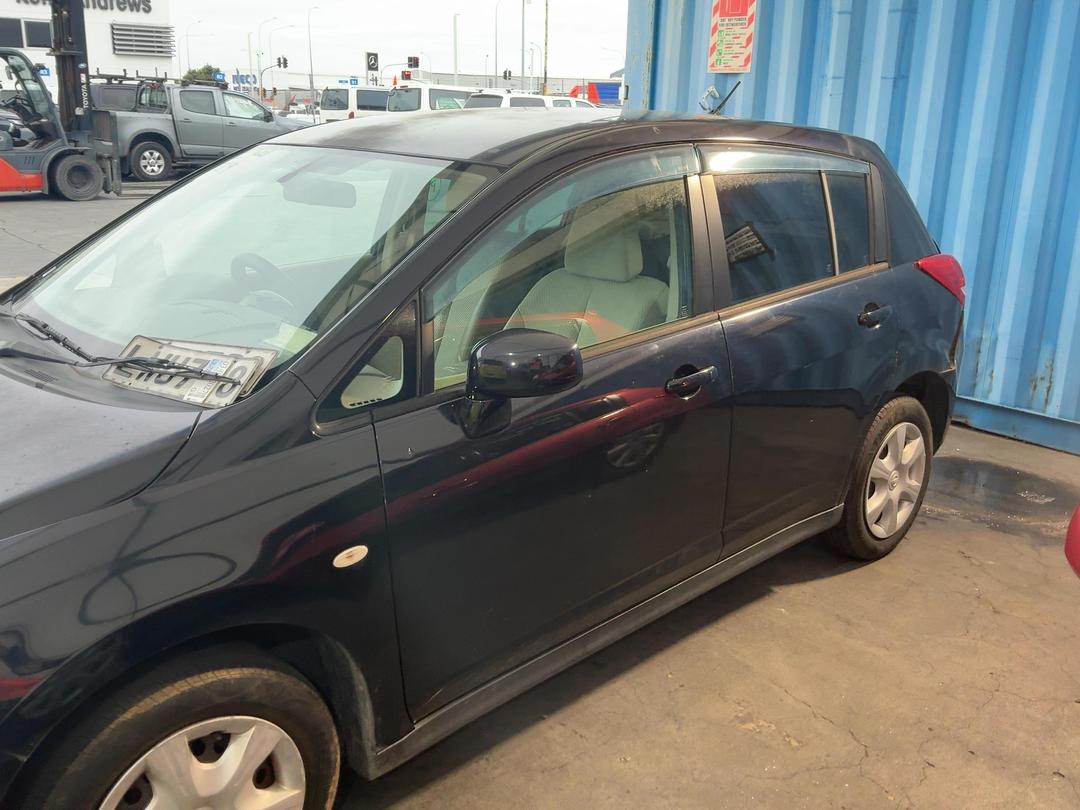 Photo '8' of Nissan Tiida ST