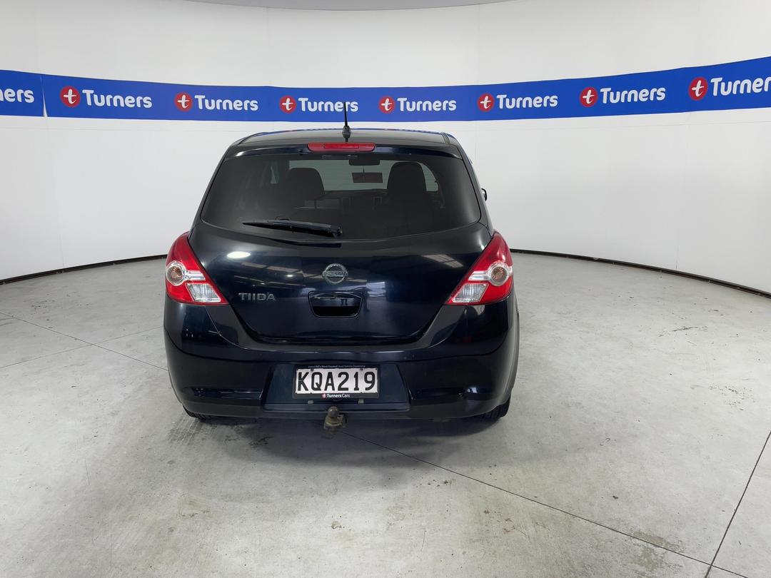 Photo '5' of Nissan Tiida Photo '5' of Nissan Tiida