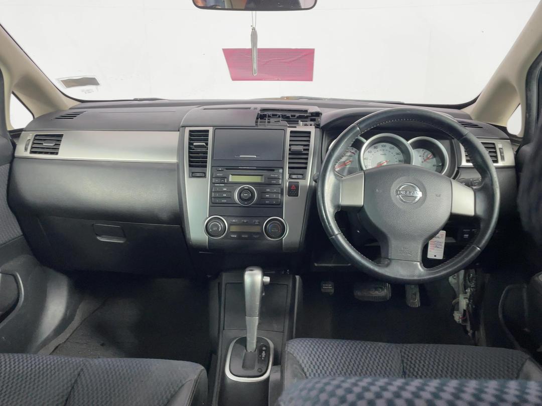 Photo '15' of Nissan Tiida Photo '15' of Nissan Tiida