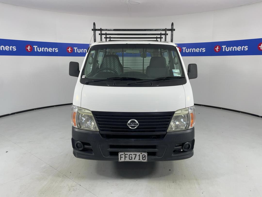 Photo '2' of Nissan Urvan