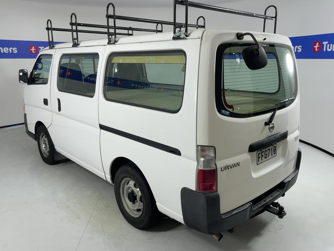Photo '5' of Nissan Urvan