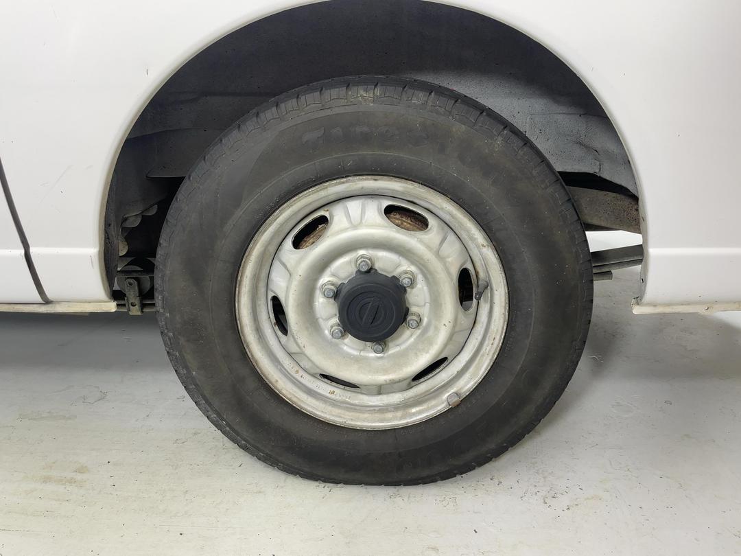 Photo '11' of Nissan Urvan