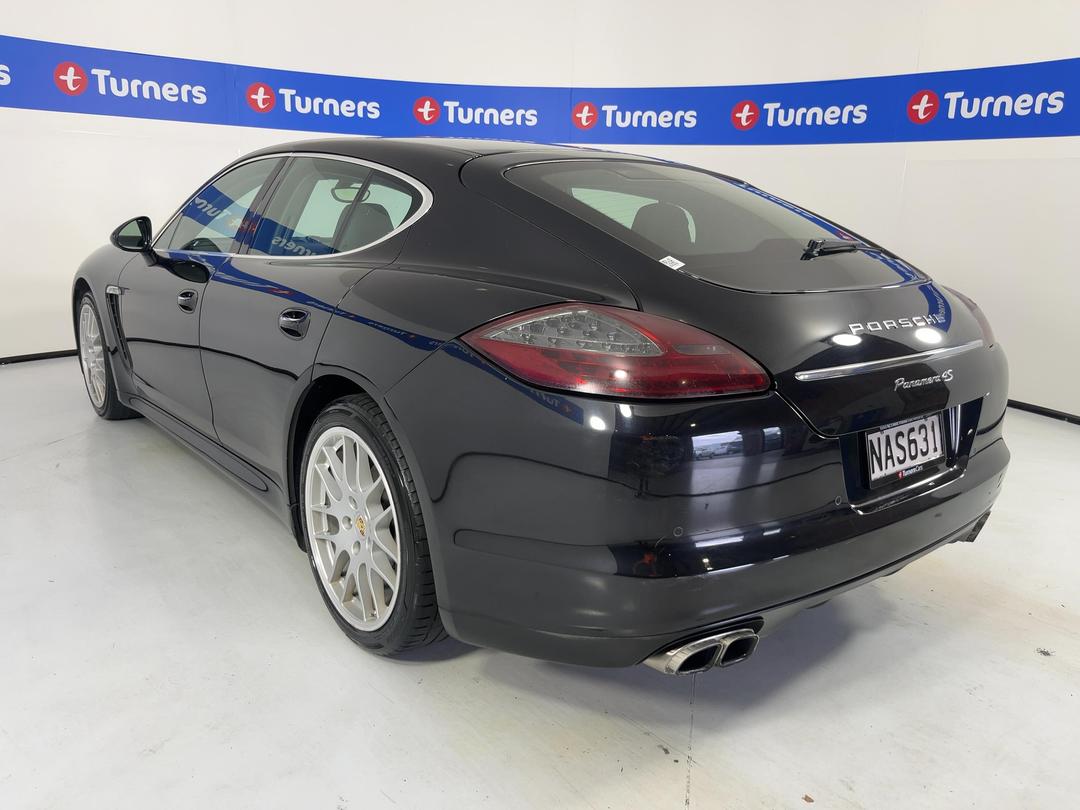 Photo '5' of Porsche Panamera